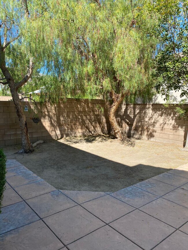 Building Photo - Beautiful Home located in Wolf Creek