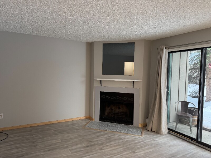 Building Photo - 3061 Lois Dr