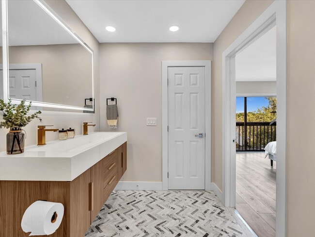 Building Photo - 1381 NW 99th Ave