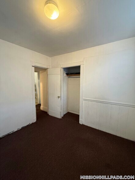 Building Photo - 8 Parker Hill Ave