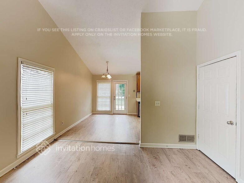 Building Photo - 4861 Willow St