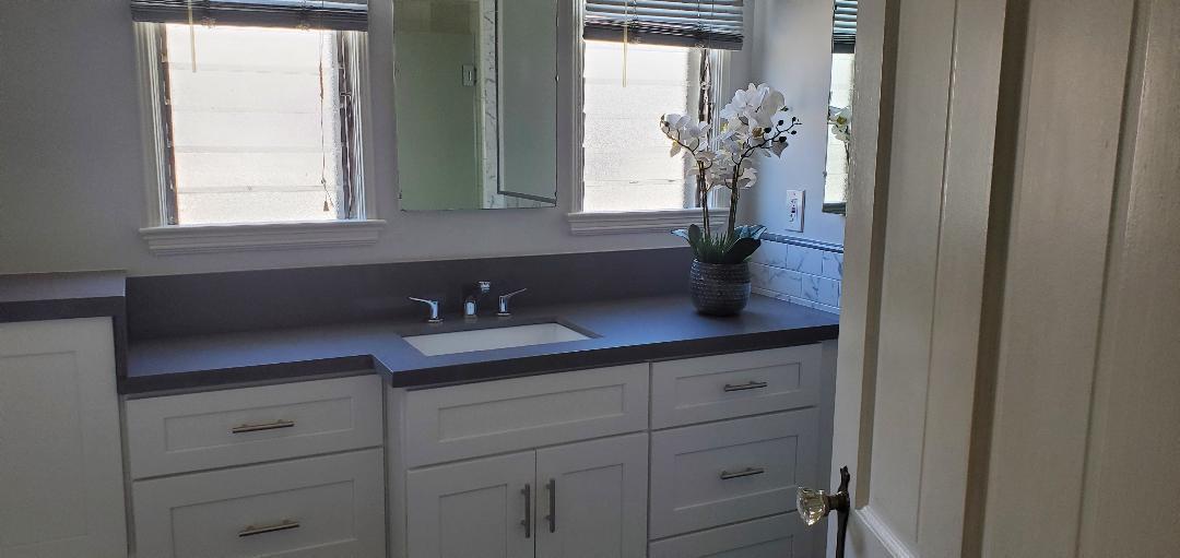 NEW MAIN BATH QUARTZ COUNTERS - 6326 Orange St