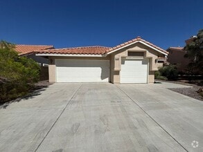 Building Photo - BEAUTIFUL SPACIOUS SINGLE-FAMILY HOME IN T...
