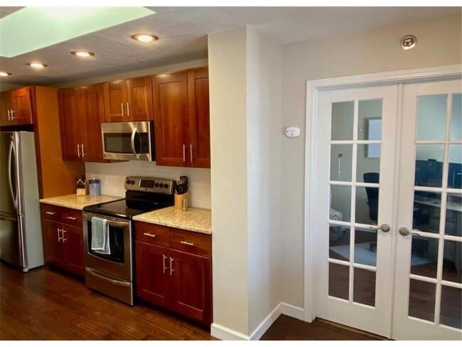 Building Photo - 2575 Heritage Dr