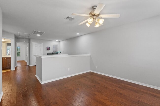 Building Photo - Lovely 2 Bedroom, 2.5 Bath Townhome w/ 2-Car Garage in Cedar Park!