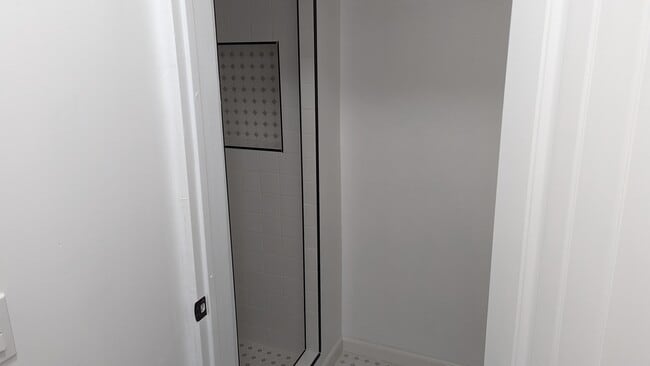 Building Photo - 3893 Beechwood Pl