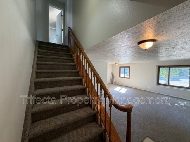 Building Photo - 3313 Dunbar Ave
