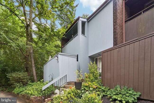 Building Photo - 2031 Approach Ln