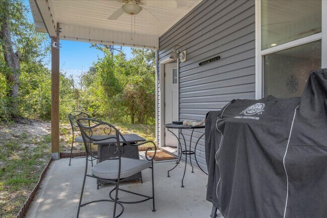 Building Photo - 302 Deer Trail