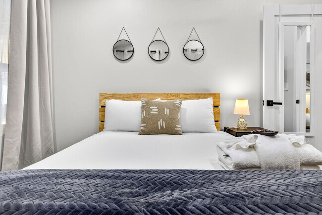 Building Photo - 319 Brentwood Dr