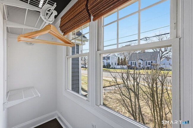 Building Photo - 82 Miller Ave