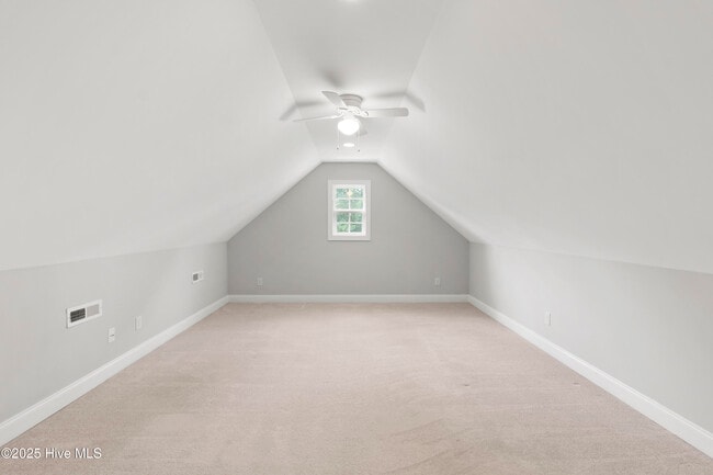 Building Photo - 585 Herons Brook Dr