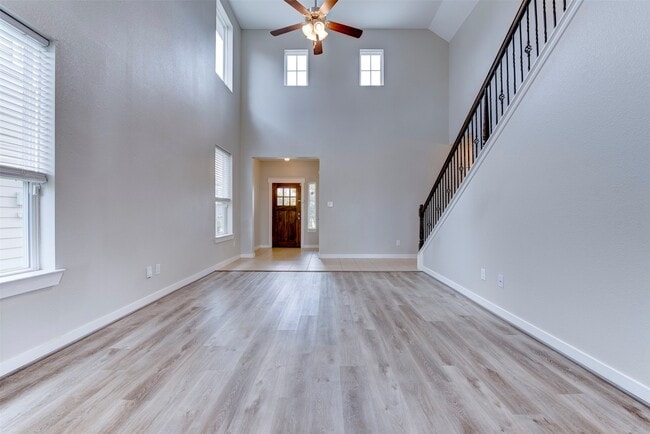 Building Photo - 40828 Mostyn Hill Dr