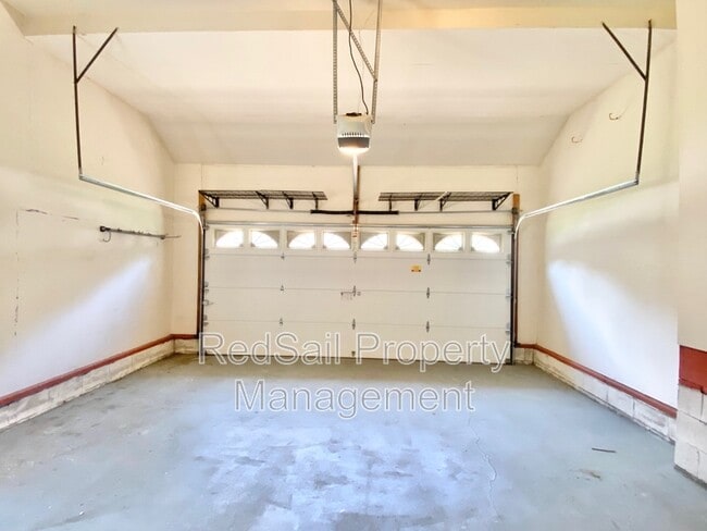 Building Photo - 3013 E Tiverton