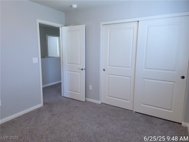 Building Photo - 3836 Lambent Ave