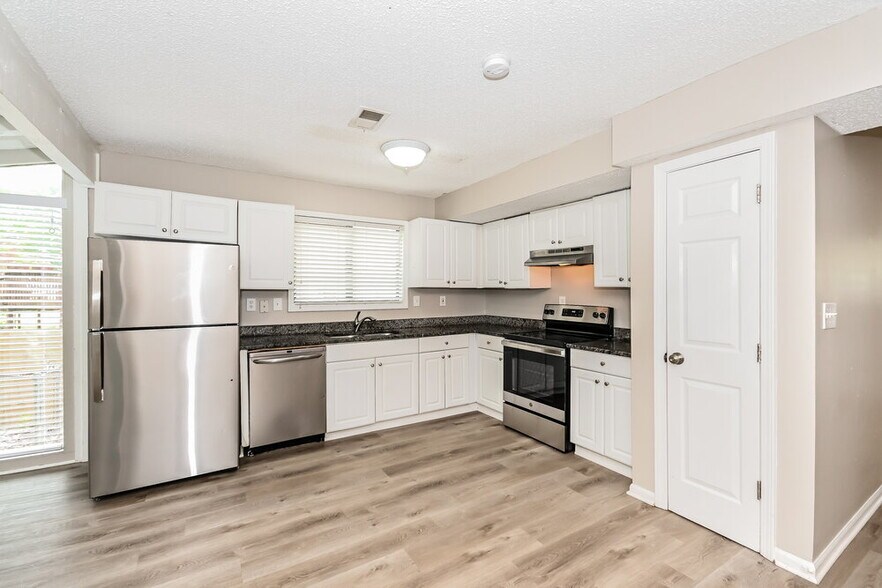 Building Photo - 961 Woodmont Dr