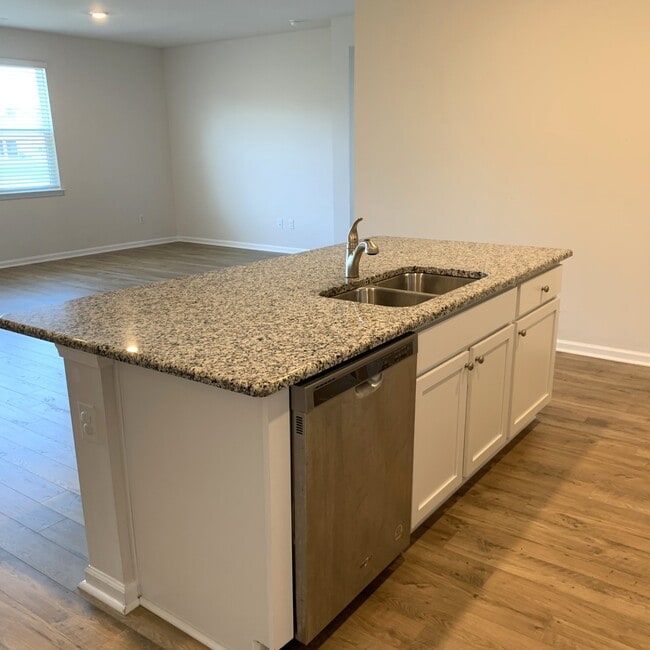 Building Photo - 246 Marauder Dr