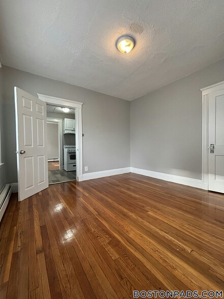 Building Photo - 44 Estes St