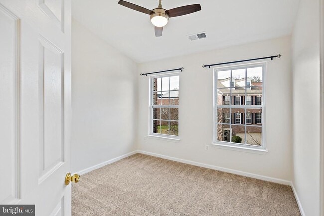 Building Photo - 9939 Fragrant Lilies Way