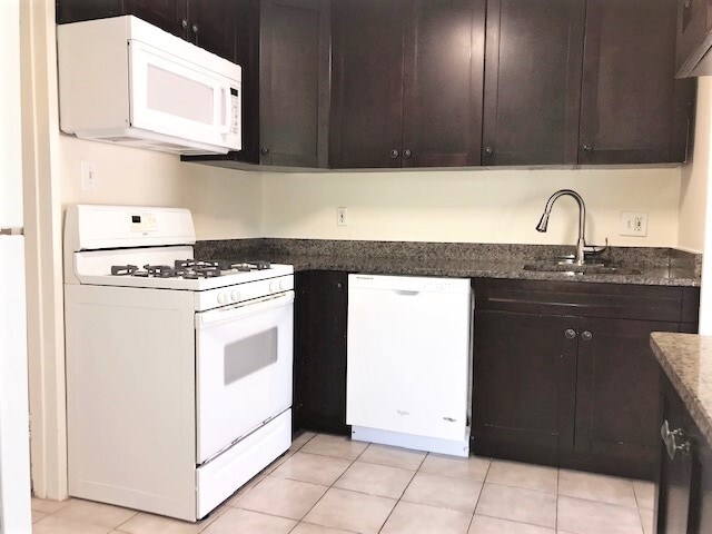 Building Photo - 7208-72C2 Donnell Pl