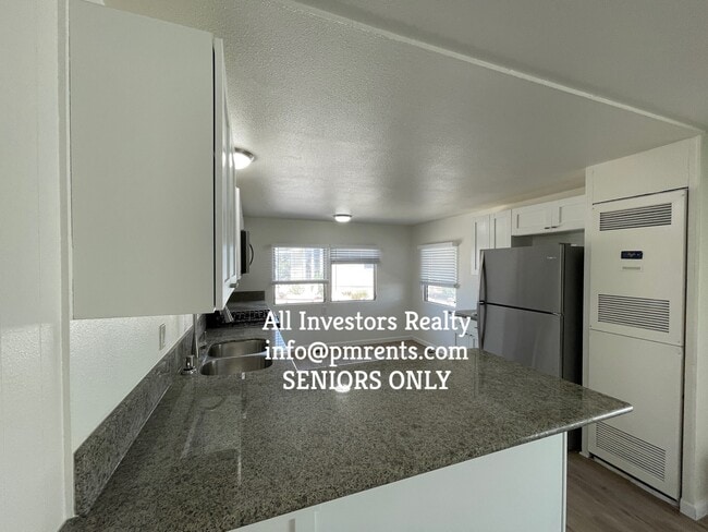 Building Photo - 141 Douglas Dr