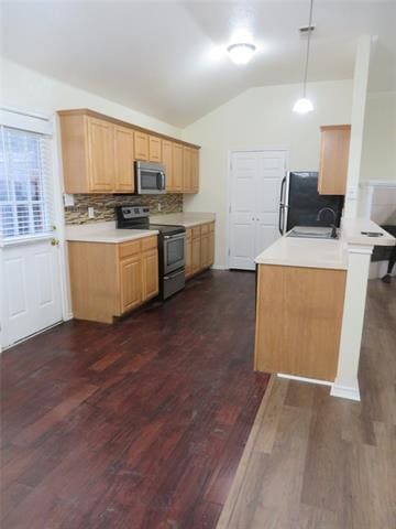 Building Photo - 104 Roaring Springs Dr