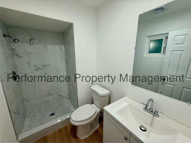 Building Photo - 3401 Squire Ln