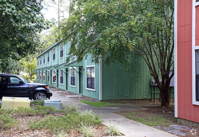 Building Photo - Dior Apartments