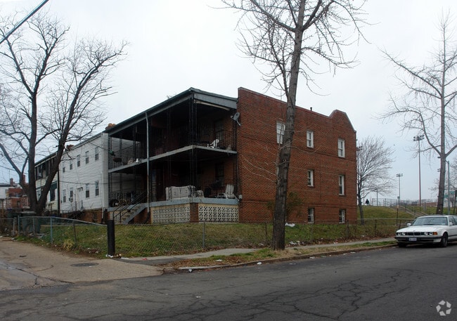 Building Photo - 1375 Childress St NE