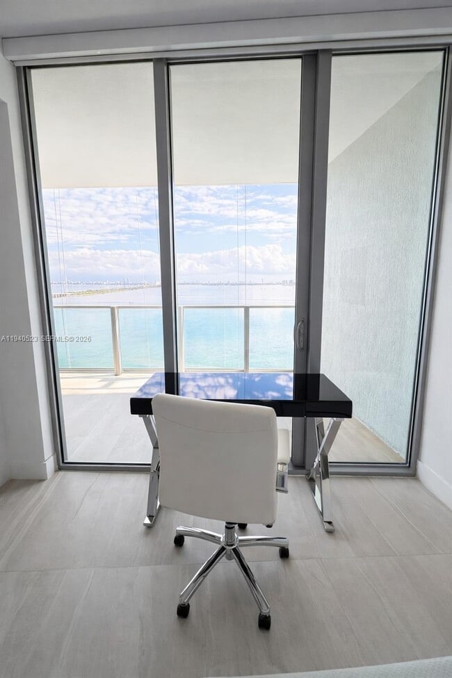 Building Photo - 2900 NE 7th Ave