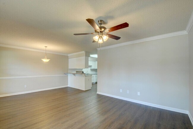 Building Photo - 136 Railroad Ridge Rd