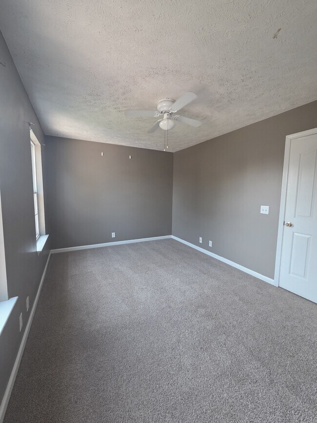 Building Photo - 261 Indian Park Dr