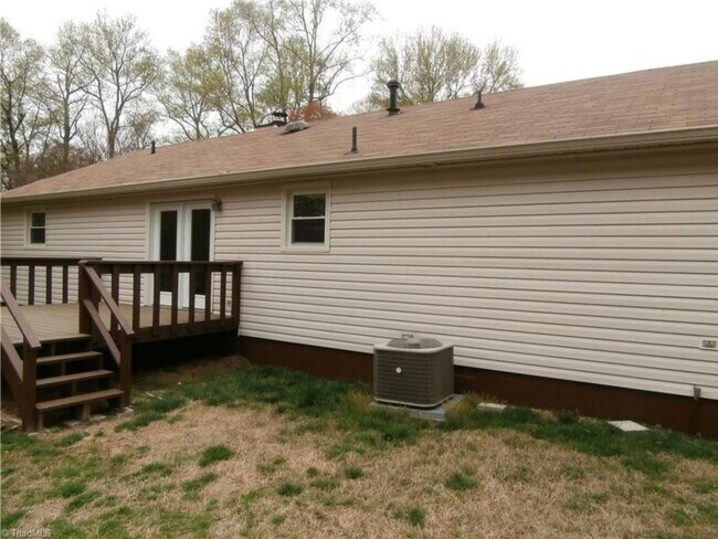 Building Photo - 3796 Vandalia Dr