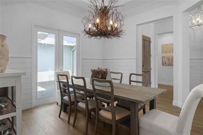 Building Photo - 1118 Estancia Wds Lp