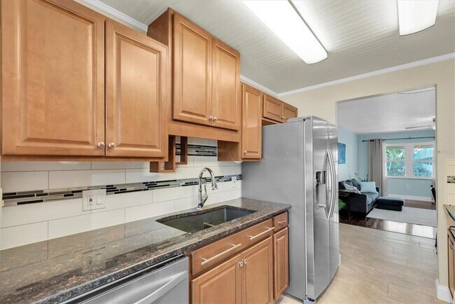 Building Photo - 10032 65th Ave N