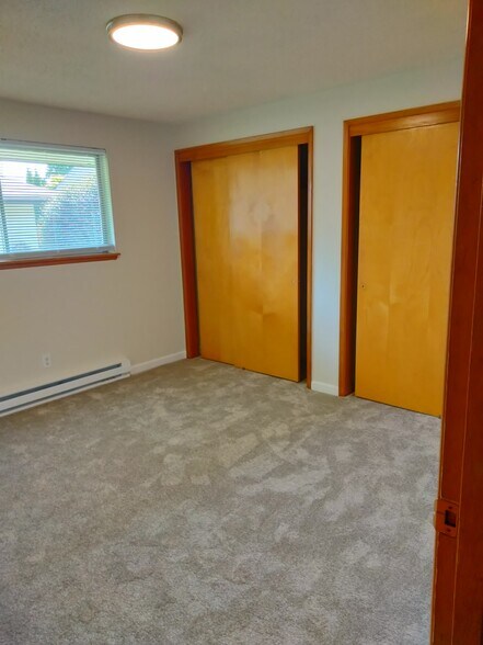 Building Photo - 1216 9th Ave NW