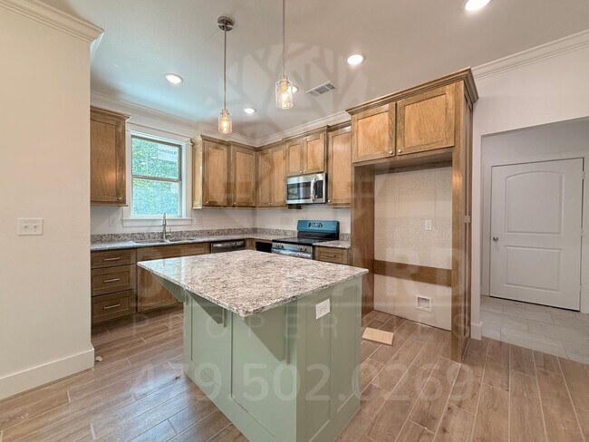 Building Photo - Bella Vista Single-Family Home- 2 Bed/ 2 Bath - Well-Crafted Camden Plan