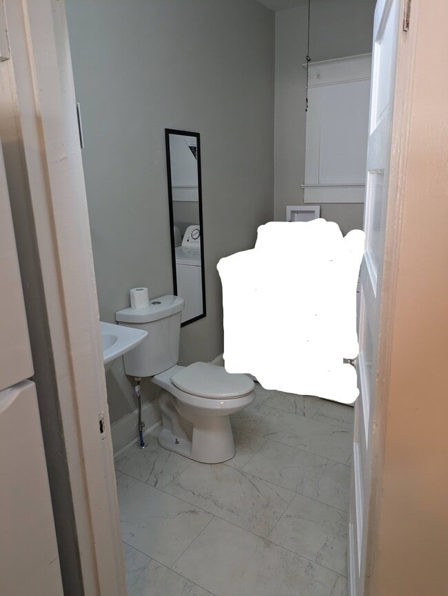 Building Photo - 1403 Beechwood Ave