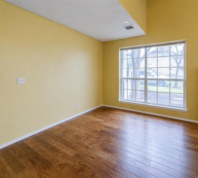 Building Photo - 12900 Medina River Way