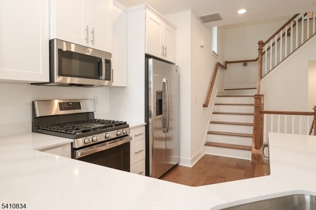 Building Photo - 71 Veterans Wy