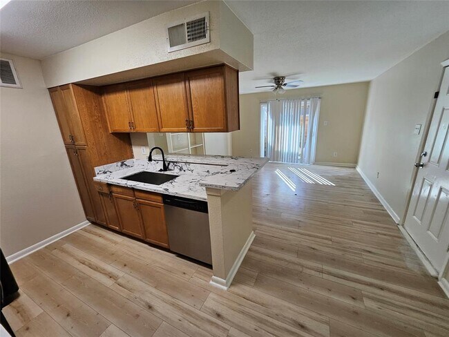 Building Photo - 12955 Woodforest Blvd