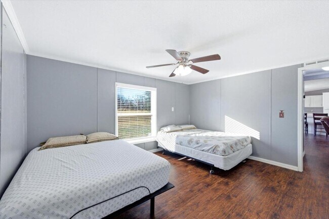 Building Photo - 2828 Sandusky Rd E