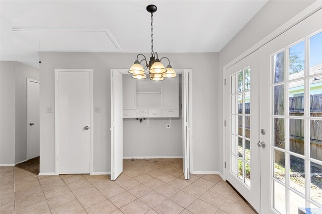 Building Photo - 442 N Compass Rose Cir