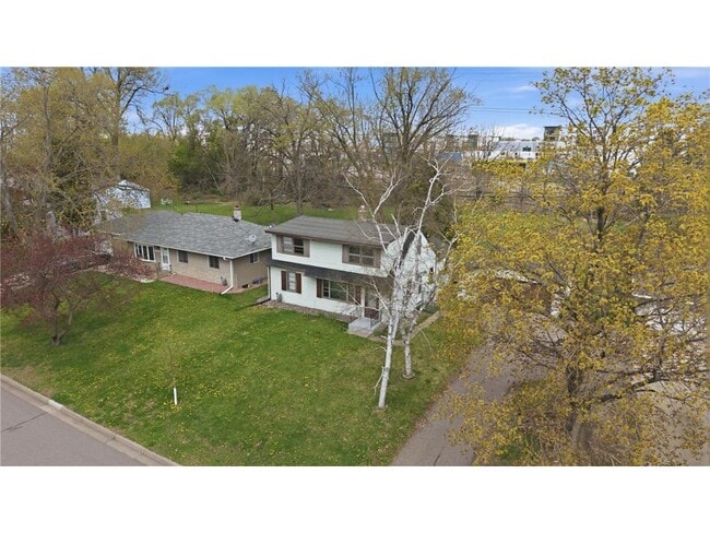 Building Photo - 1697 Rose Pl W