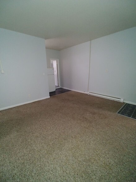 Building Photo - 911 N 9th St Rd