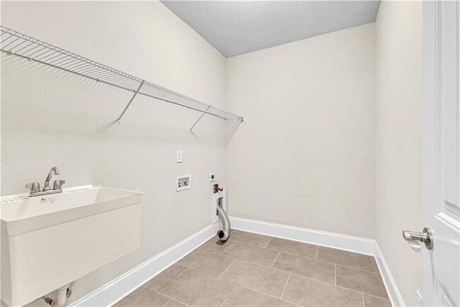 Building Photo - 212 Blue Point Pkwy