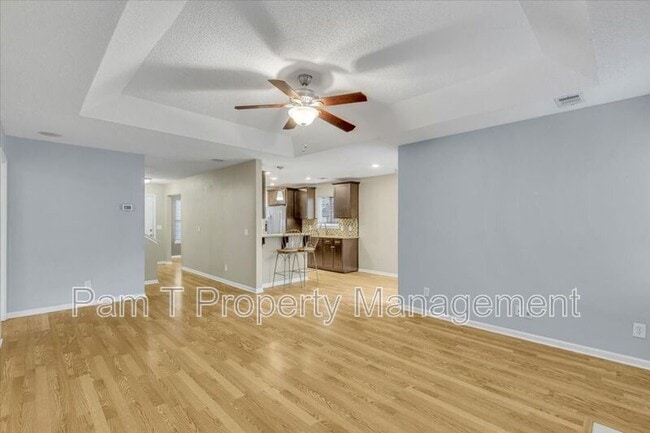 Building Photo - 8 Rivermarsh Ct