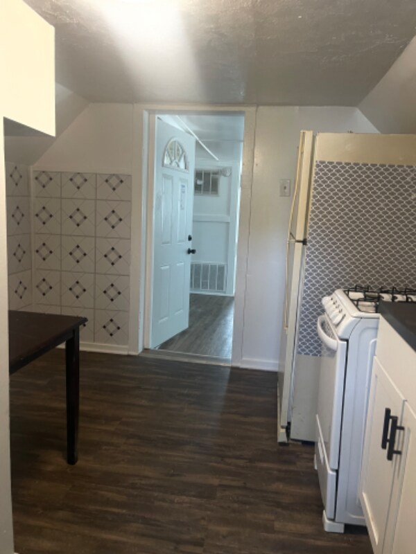 Building Photo - 1022 Huffman St