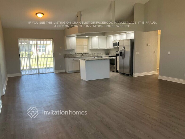 Building Photo - 3523 SW 9th Ave