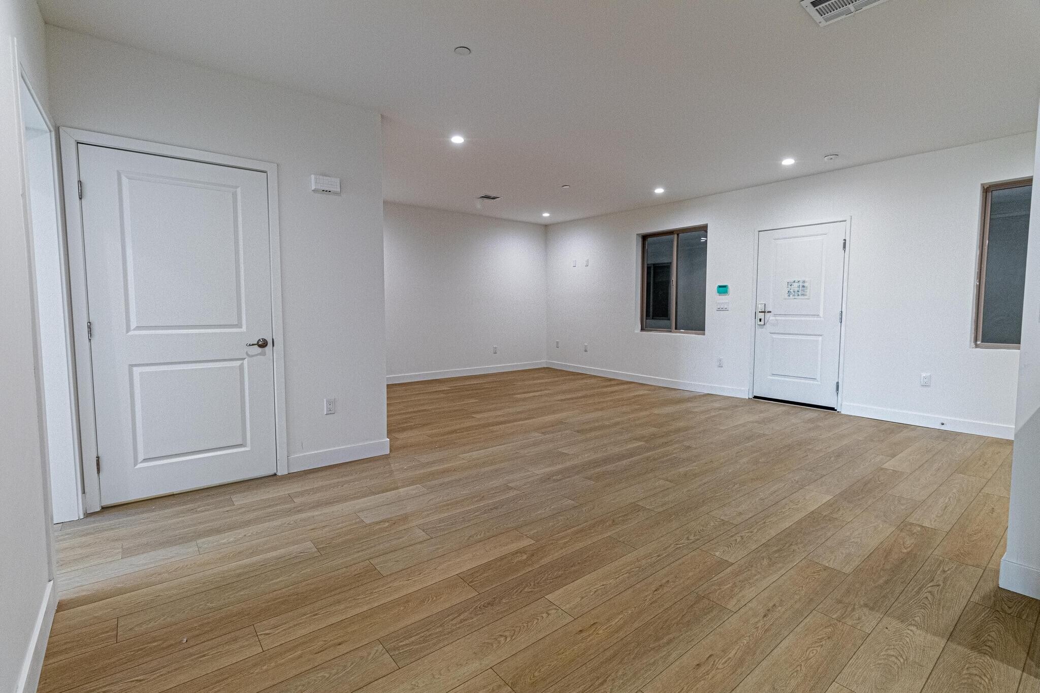 Building Photo - 3672 W Imperial Hwy